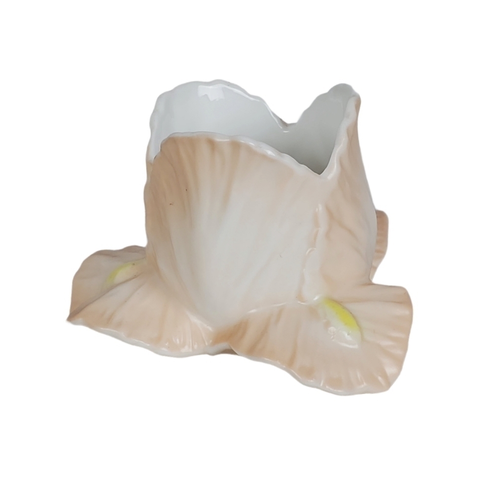 Vintage flower candle holder